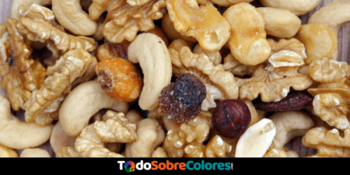 Frutas y verduras de color marrón